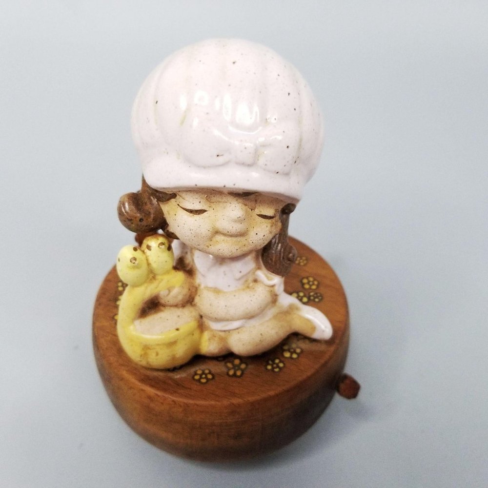 Vintage 70s 80s Revolving Music Box Love Story - Picture 7 of 11